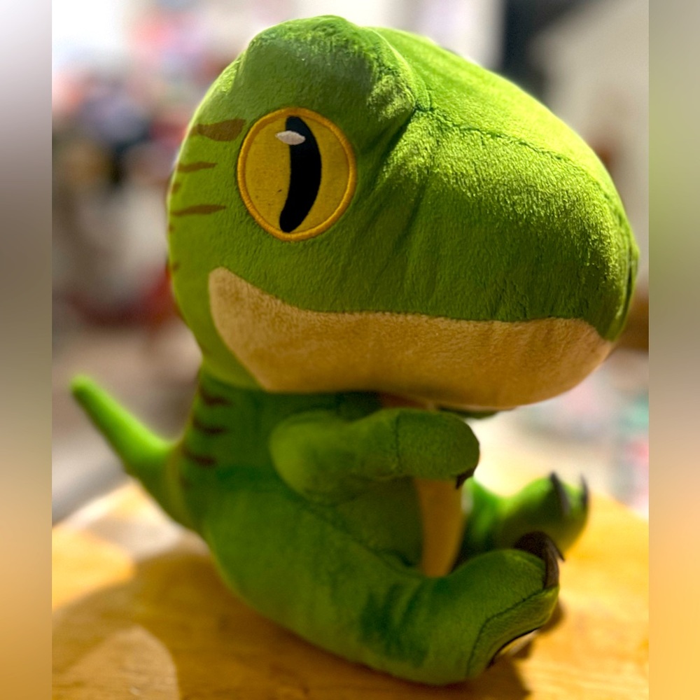 Jurassic Park World 8 Inches Velociraptor Universal Studios Dinosaur Plush Toy